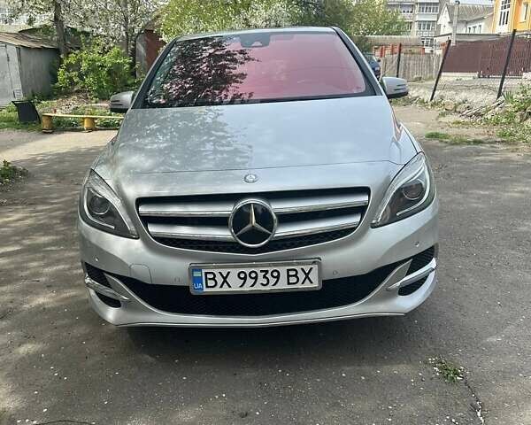 Мерседес Б-класс, объемом двигателя 0 л и пробегом 102 тыс. км за 12500 $, фото 1 на Automoto.ua