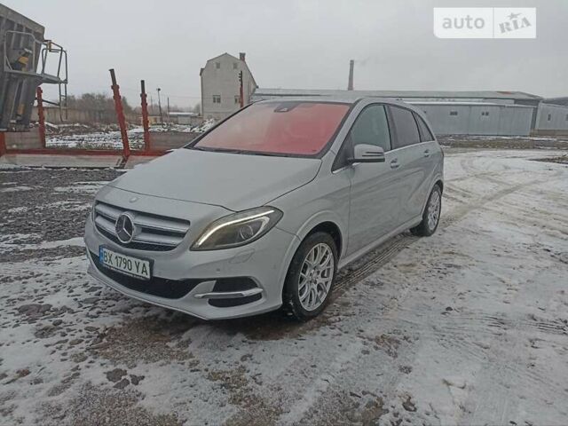 Мерседес Б-класс, объемом двигателя 0 л и пробегом 93 тыс. км за 13000 $, фото 1 на Automoto.ua