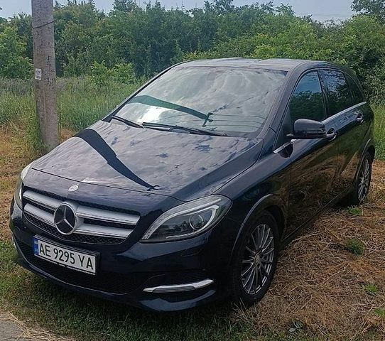 Мерседес Б-клас, об'ємом двигуна 0 л та пробігом 107 тис. км за 12200 $, фото 1 на Automoto.ua