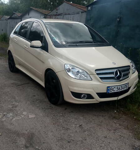 Жовтий Мерседес Б-клас, об'ємом двигуна 1.99 л та пробігом 272 тис. км за 7000 $, фото 1 на Automoto.ua