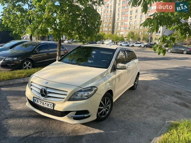 Жовтий Мерседес Б-клас, об'ємом двигуна 2 л та пробігом 393 тис. км за 8700 $, фото 1 на Automoto.ua