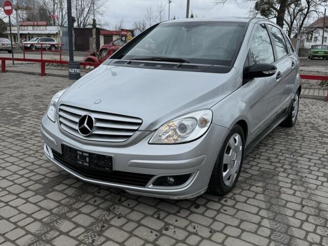 Серый Мерседес Б-класс, объемом двигателя 2 л и пробегом 200 тыс. км за 2999 $, фото 1 на Automoto.ua