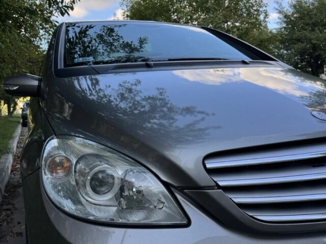 Мерседес Б-клас 2005 у Хмельницькому на Automoto.ua Сірий Мерседес Б-клас, об'ємом двигуна 2 л та пробігом 200 тис. км за 6800 $, фото 1 на Automoto.ua