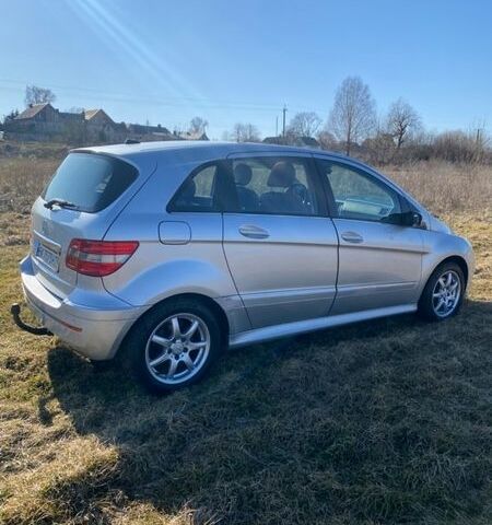 Сірий Мерседес Б-клас, об'ємом двигуна 2 л та пробігом 250 тис. км за 5900 $, фото 1 на Automoto.ua