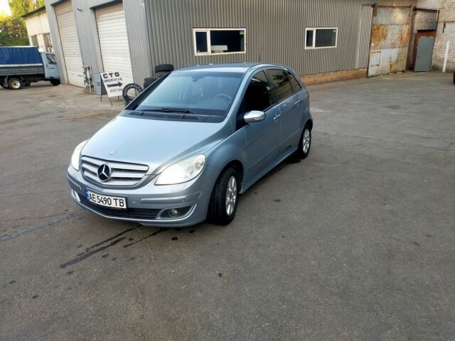 Сірий Мерседес Б-клас, об'ємом двигуна 1.7 л та пробігом 213 тис. км за 6000 $, фото 1 на Automoto.ua