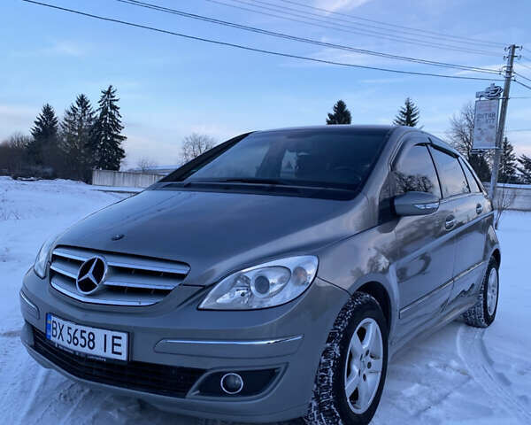 Сірий Мерседес Б-клас, об'ємом двигуна 1.7 л та пробігом 230 тис. км за 6900 $, фото 1 на Automoto.ua
