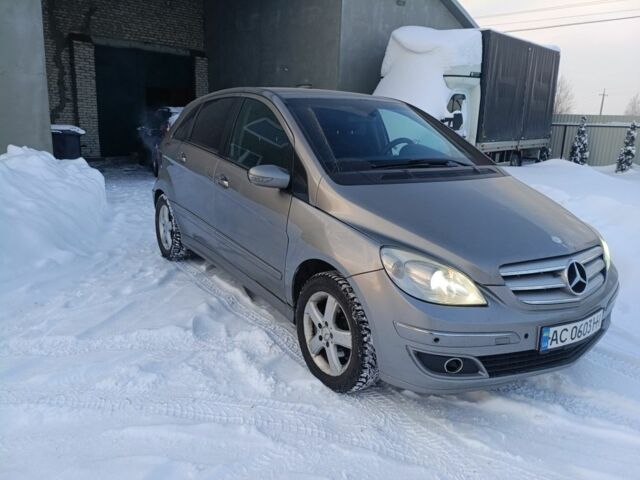 Сірий Мерседес Б-клас, об'ємом двигуна 2 л та пробігом 454 тис. км за 3900 $, фото 1 на Automoto.ua
