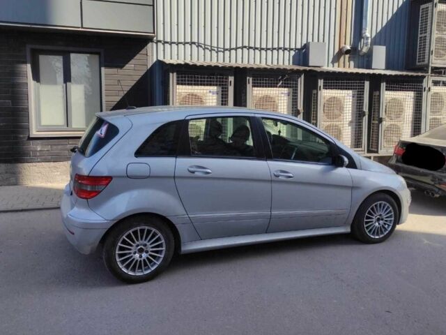 Сірий Мерседес Б-клас, об'ємом двигуна 1.7 л та пробігом 262 тис. км за 6200 $, фото 1 на Automoto.ua