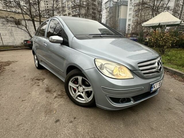 Серый Мерседес Б-класс, объемом двигателя 2 л и пробегом 273 тыс. км за 4999 $, фото 1 на Automoto.ua
