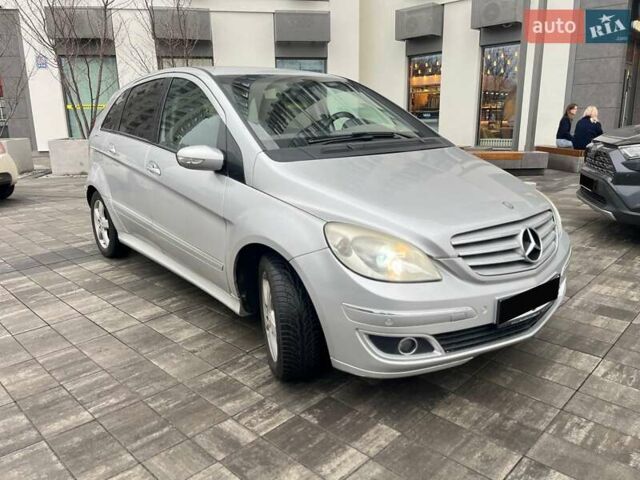 Сірий Мерседес Б-клас, об'ємом двигуна 2 л та пробігом 273 тис. км за 3800 $, фото 1 на Automoto.ua