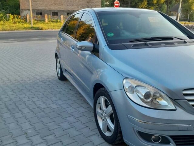 Сірий Мерседес Б-клас, об'ємом двигуна 2 л та пробігом 200 тис. км за 6900 $, фото 1 на Automoto.ua