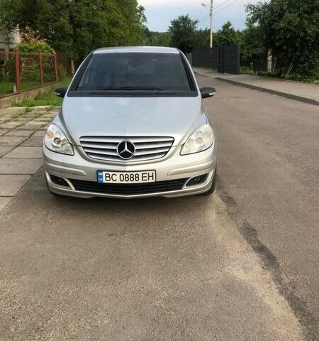 Серый Мерседес Б-класс, объемом двигателя 2 л и пробегом 230 тыс. км за 6500 $, фото 1 на Automoto.ua