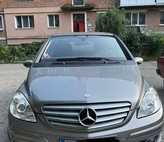 Серый Мерседес Б-класс, объемом двигателя 1.99 л и пробегом 275 тыс. км за 7000 $, фото 1 на Automoto.ua