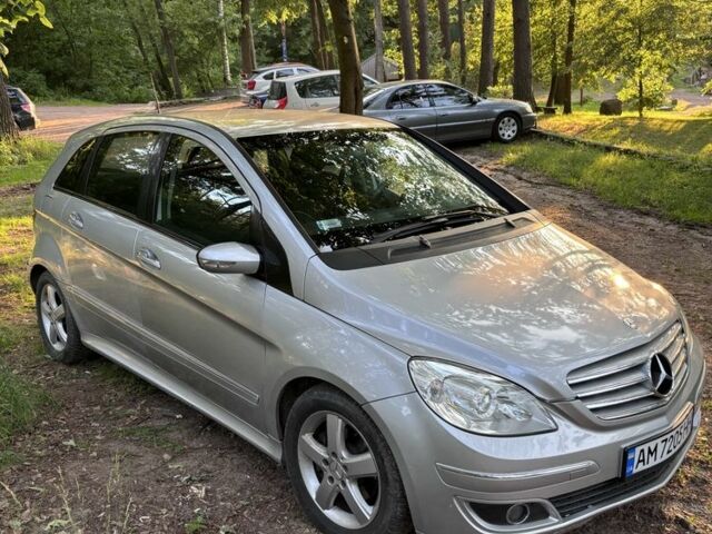 Серый Мерседес Б-класс, объемом двигателя 2 л и пробегом 350 тыс. км за 4500 $, фото 1 на Automoto.ua