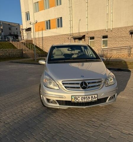 Сірий Мерседес Б-клас, об'ємом двигуна 1.5 л та пробігом 196 тис. км за 5800 $, фото 1 на Automoto.ua