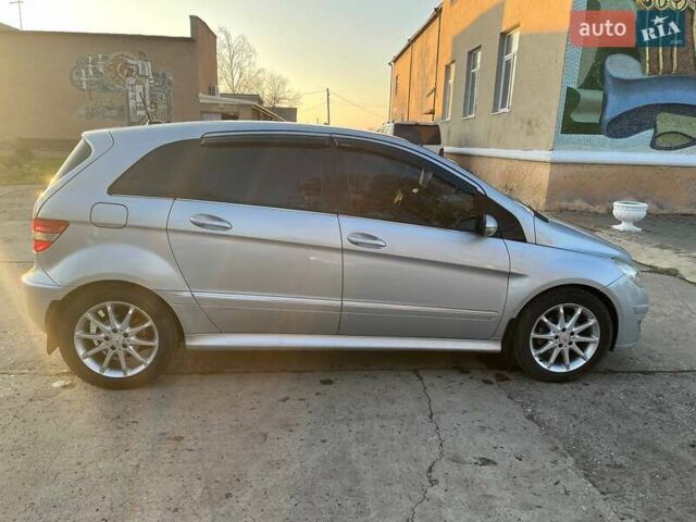 Серый Мерседес Б-класс, объемом двигателя 2.03 л и пробегом 210 тыс. км за 7000 $, фото 1 на Automoto.ua