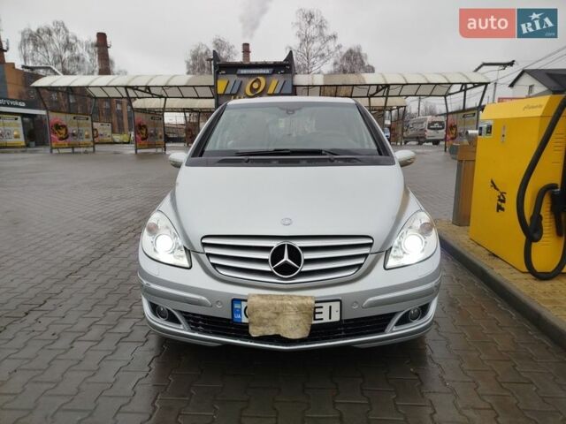 Серый Мерседес Б-класс, объемом двигателя 2 л и пробегом 220 тыс. км за 6500 $, фото 1 на Automoto.ua