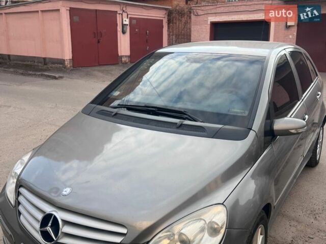 Серый Мерседес Б-класс, объемом двигателя 1.99 л и пробегом 300 тыс. км за 5800 $, фото 1 на Automoto.ua