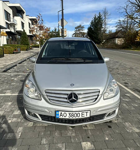 Серый Мерседес Б-класс, объемом двигателя 2 л и пробегом 273 тыс. км за 5500 $, фото 1 на Automoto.ua