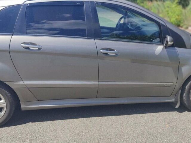 Сірий Мерседес Б-клас, об'ємом двигуна 2 л та пробігом 320 тис. км за 5500 $, фото 1 на Automoto.ua