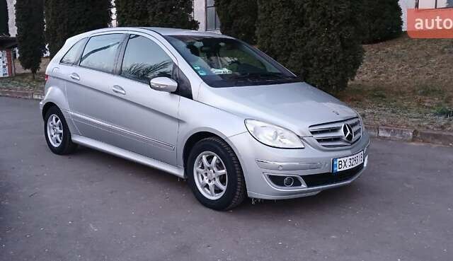 Серый Мерседес Б-класс, объемом двигателя 1.7 л и пробегом 201 тыс. км за 5000 $, фото 1 на Automoto.ua