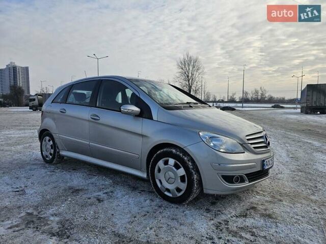 Серый Мерседес Б-класс, объемом двигателя 2.04 л и пробегом 227 тыс. км за 4950 $, фото 1 на Automoto.ua