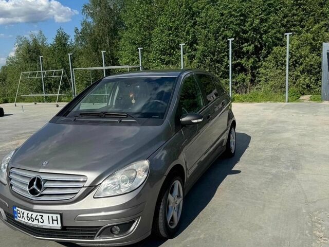 Сірий Мерседес Б-клас, об'ємом двигуна 2 л та пробігом 276 тис. км за 7000 $, фото 1 на Automoto.ua