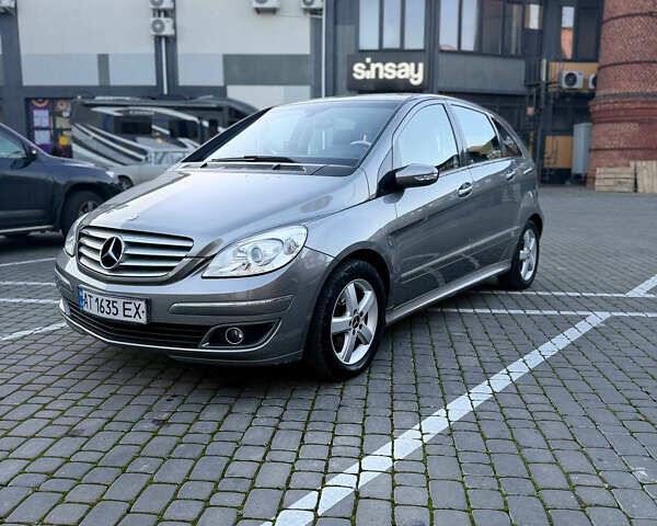 Серый Мерседес Б-класс, объемом двигателя 2.04 л и пробегом 262 тыс. км за 6300 $, фото 1 на Automoto.ua