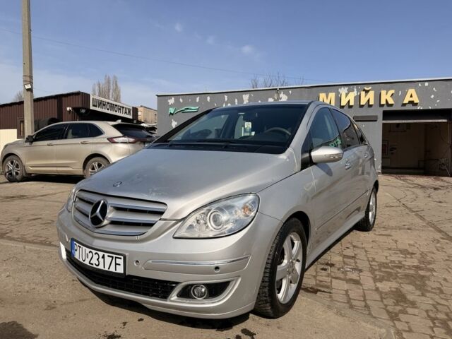 Серый Мерседес Б-класс, объемом двигателя 2 л и пробегом 240 тыс. км за 2600 $, фото 1 на Automoto.ua