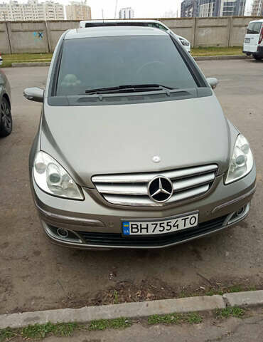 Серый Мерседес Б-класс, объемом двигателя 1.5 л и пробегом 230 тыс. км за 6800 $, фото 1 на Automoto.ua