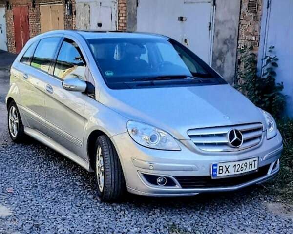 Сірий Мерседес Б-клас, об'ємом двигуна 2 л та пробігом 195 тис. км за 8750 $, фото 1 на Automoto.ua