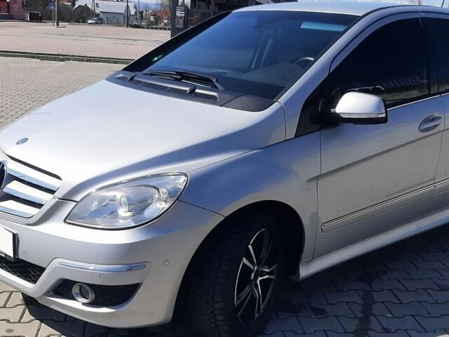 Сірий Мерседес Б-клас, об'ємом двигуна 1.99 л та пробігом 209 тис. км за 7000 $, фото 1 на Automoto.ua