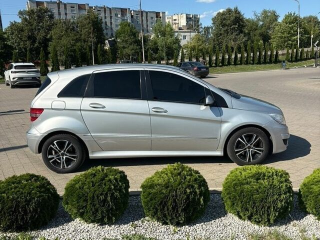 Сірий Мерседес Б-клас, об'ємом двигуна 1.99 л та пробігом 209 тис. км за 7500 $, фото 1 на Automoto.ua