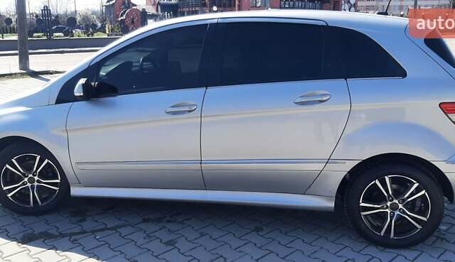 Сірий Мерседес Б-клас, об'ємом двигуна 1.99 л та пробігом 208 тис. км за 7600 $, фото 1 на Automoto.ua