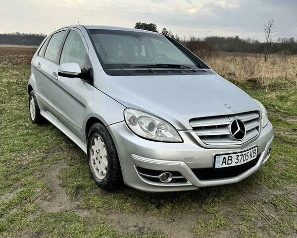 Сірий Мерседес Б-клас, об'ємом двигуна 2 л та пробігом 227 тис. км за 6000 $, фото 1 на Automoto.ua