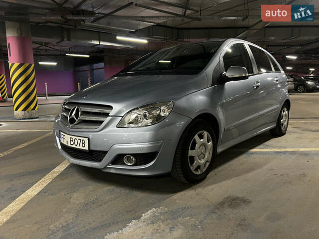 Сірий Мерседес Б-клас, об'ємом двигуна 1.7 л та пробігом 219 тис. км за 6800 $, фото 1 на Automoto.ua