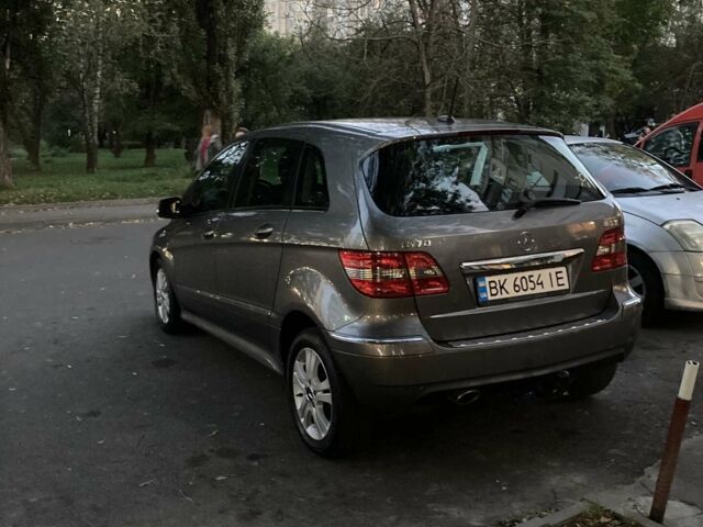 Сірий Мерседес Б-клас, об'ємом двигуна 2.03 л та пробігом 270 тис. км за 7700 $, фото 1 на Automoto.ua