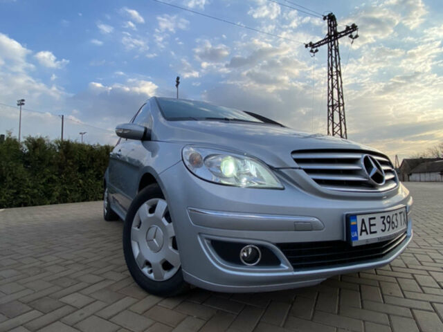 Сірий Мерседес Б-клас, об'ємом двигуна 2 л та пробігом 202 тис. км за 6600 $, фото 1 на Automoto.ua