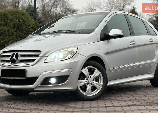 Серый Мерседес Б-класс, объемом двигателя 1.7 л и пробегом 237 тыс. км за 6600 $, фото 1 на Automoto.ua