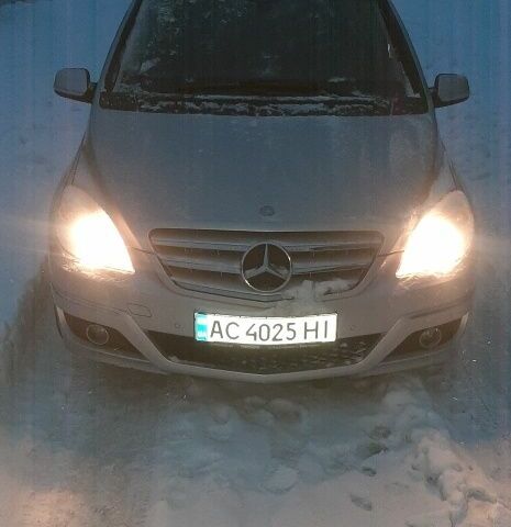 Серый Мерседес Б-класс, объемом двигателя 2 л и пробегом 208 тыс. км за 7300 $, фото 1 на Automoto.ua