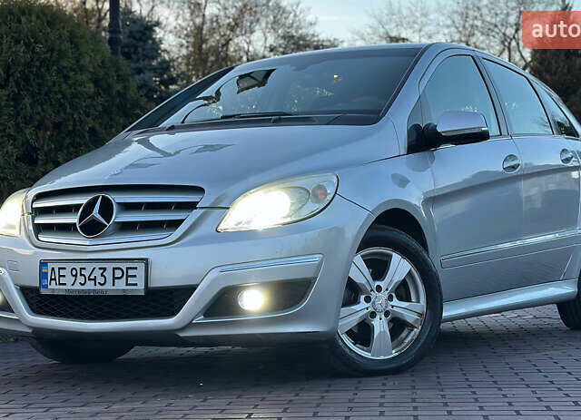 Серый Мерседес Б-класс, объемом двигателя 1.7 л и пробегом 237 тыс. км за 6999 $, фото 1 на Automoto.ua