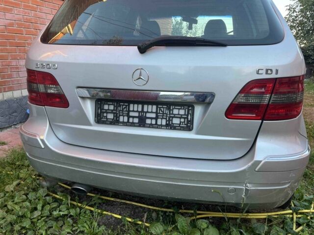 Сірий Мерседес Б-клас, об'ємом двигуна 0 л та пробігом 300 тис. км за 330 $, фото 1 на Automoto.ua