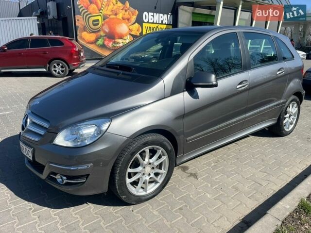 Серый Мерседес Б-класс, объемом двигателя 2.03 л и пробегом 151 тыс. км за 7999 $, фото 1 на Automoto.ua