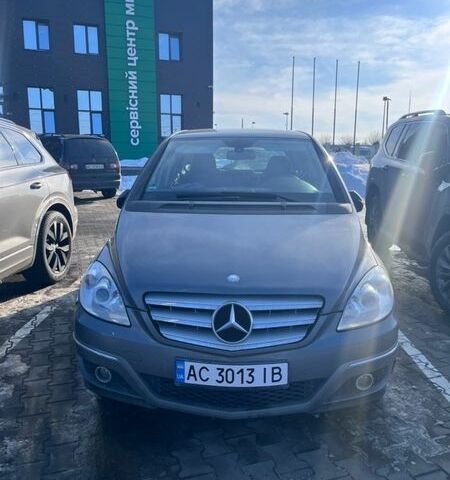 Сірий Мерседес Б-клас, об'ємом двигуна 2 л та пробігом 200 тис. км за 7500 $, фото 1 на Automoto.ua