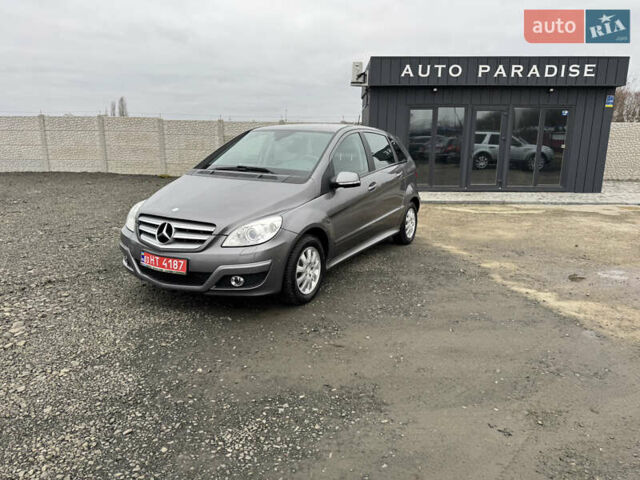 Серый Мерседес Б-класс, объемом двигателя 1.7 л и пробегом 219 тыс. км за 7900 $, фото 1 на Automoto.ua
