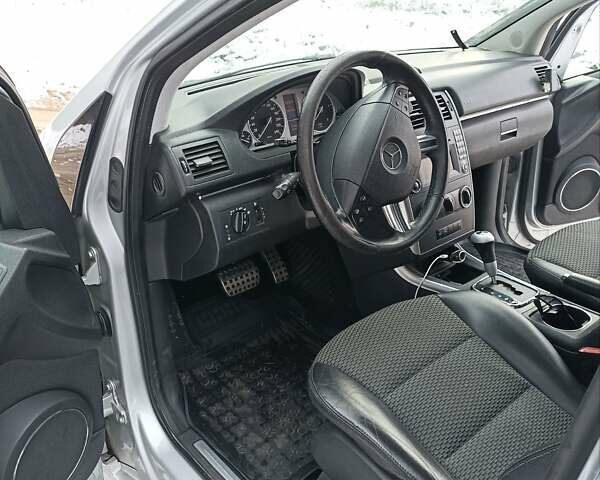 Сірий Мерседес Б-клас, об'ємом двигуна 1.99 л та пробігом 260 тис. км за 7500 $, фото 1 на Automoto.ua