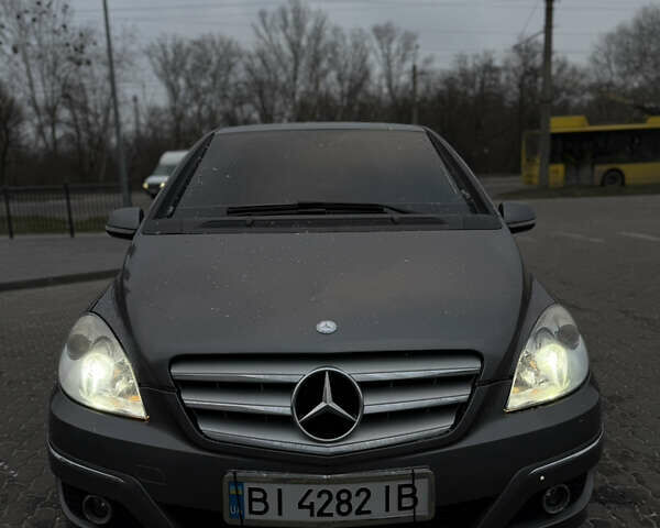 Сірий Мерседес Б-клас, об'ємом двигуна 1.99 л та пробігом 256 тис. км за 5950 $, фото 1 на Automoto.ua