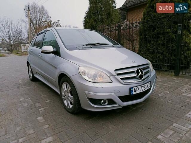 Серый Мерседес Б-класс, объемом двигателя 1.7 л и пробегом 79 тыс. км за 8500 $, фото 1 на Automoto.ua