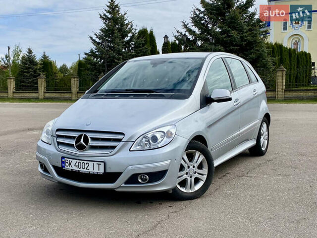 Серый Мерседес Б-класс, объемом двигателя 2 л и пробегом 220 тыс. км за 6999 $, фото 1 на Automoto.ua
