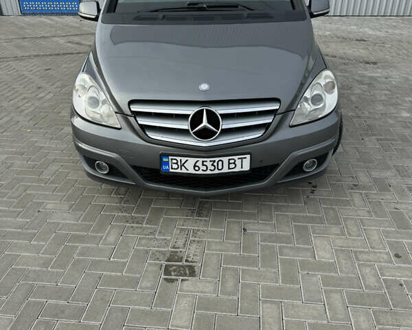 Серый Мерседес Б-класс, объемом двигателя 1.99 л и пробегом 280 тыс. км за 9900 $, фото 1 на Automoto.ua